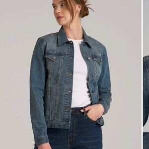 Tall Women's Denim Jacket in Vintage Medium Blue
Small Extra Tall